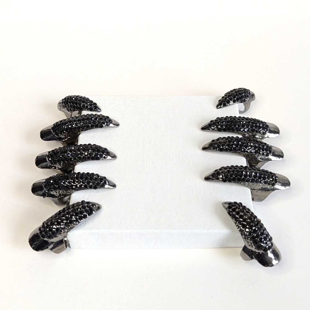 10pcs 3 Sizes Black Crystal Rhinestone Eagle Talon Pave Nail Fingertip Claw Ring